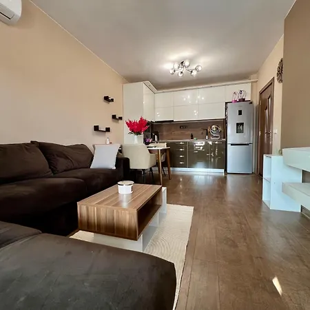 Apartamento Urban Nest - Near Center And Bus Station Varna