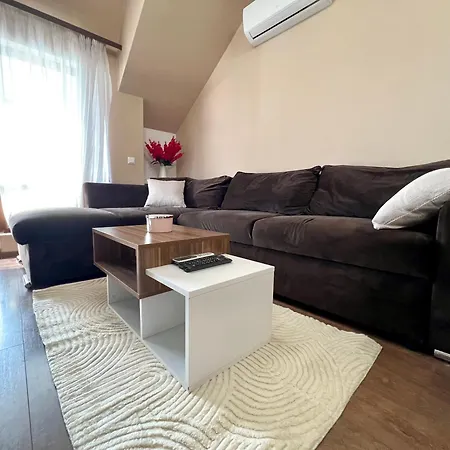 Апартаменти Urban Nest - Near Center And Bus Station *