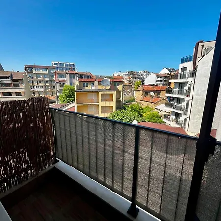 Urban Nest - Near Center And Bus Station