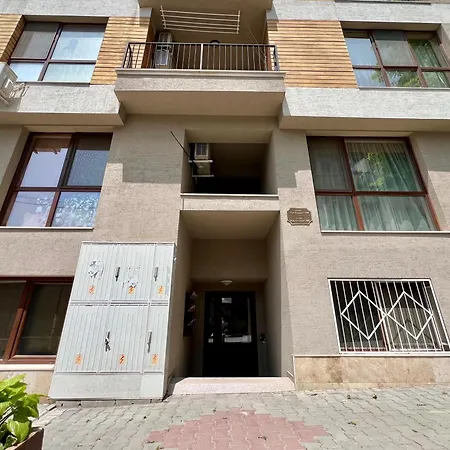 Urban Nest - Near Center And Bus Station Varna