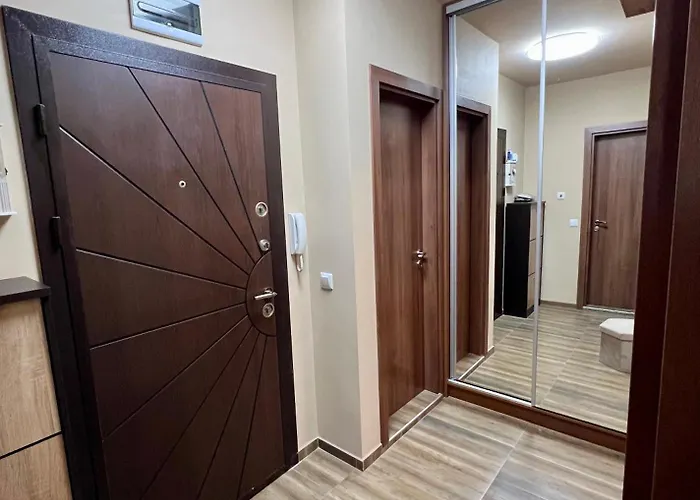 Urban Nest - Near Center And Bus Station *